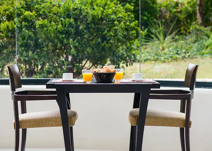 Hi מלון בארי