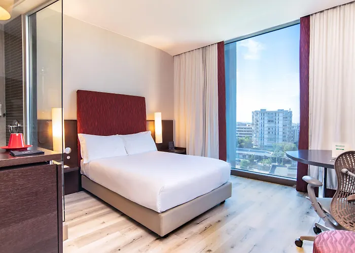 Hi מלון בארי