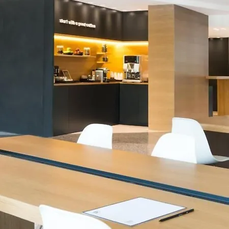 فندق Hi باري