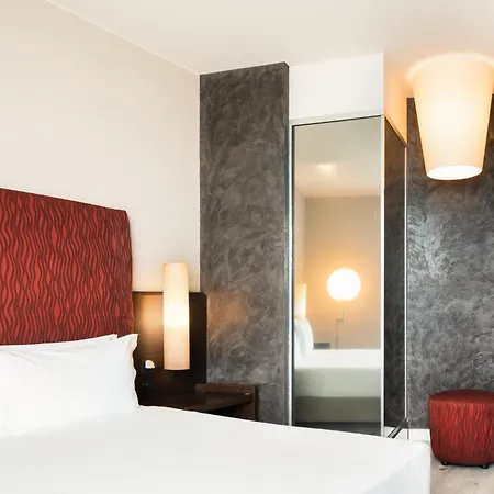 فندق Hi باري